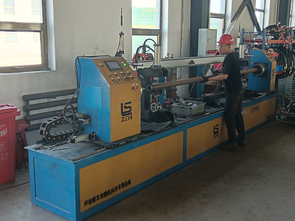 Auger shaft automatic welding machine